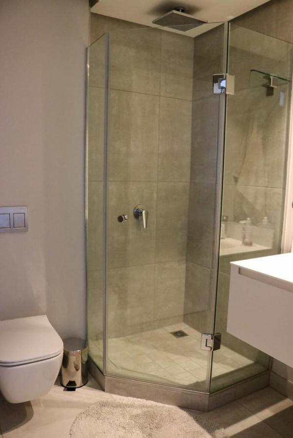 2218 At 16 On Bree Apartment Cape Town Bagian luar foto