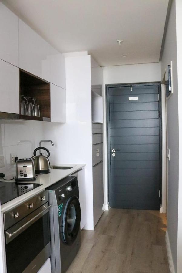 2218 At 16 On Bree Apartment Cape Town Bagian luar foto